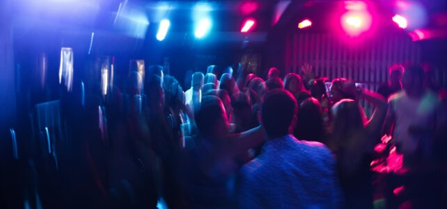 A Nightlife alkalmazás használata bulizóknak és szórakozóhelyeknek Nightlife_pic1